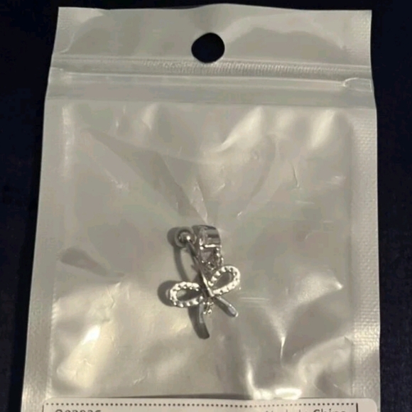 🎀 Cubic Zirconia Bow & Dangling Heart Bellybutton Piercing Jewelry (OS) 🩷 - Picture 6 of 9